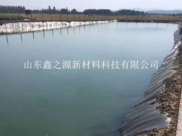 如何處理蓄水池hdpe土工膜的熱膨脹問題？